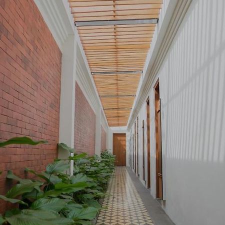 ホテル Smedi Coliving ジョグジャカルタ エクステリア 写真