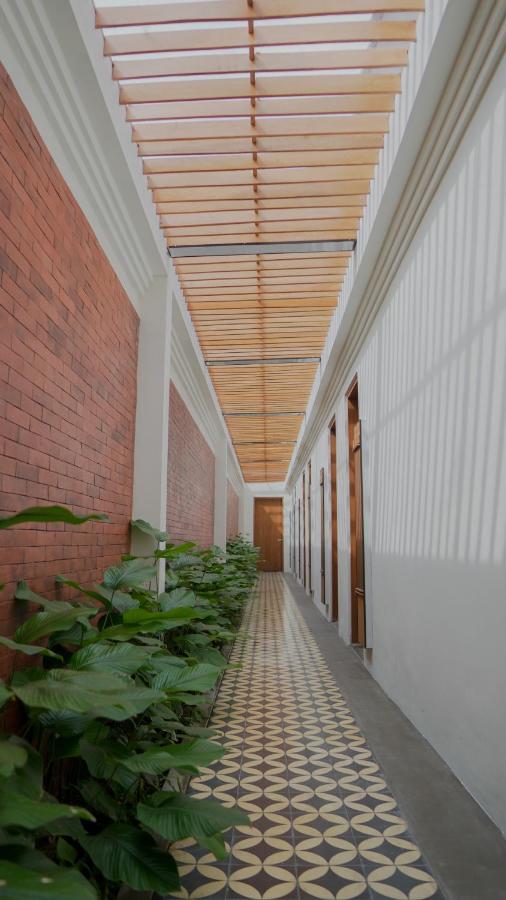 ホテル Smedi Coliving ジョグジャカルタ エクステリア 写真