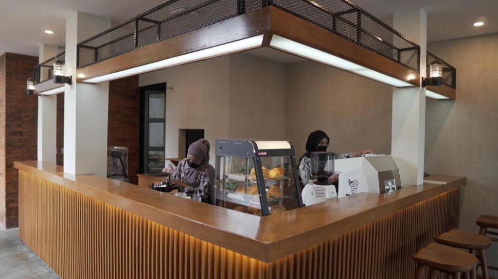 ホテル Smedi Coliving ジョグジャカルタ エクステリア 写真